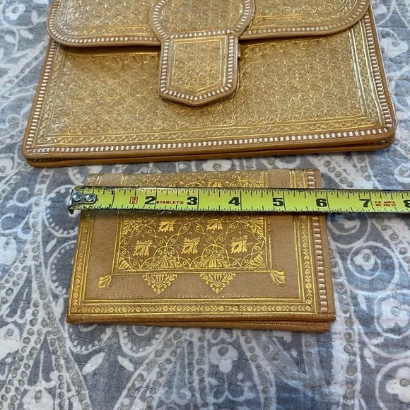 Vintage hand tooled moroccan soft leather purse /clutch and wallet 22 carat gold - Picture 9 of 13